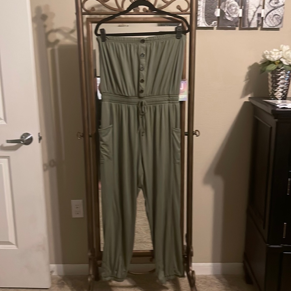 BrandNew Green Jumpsuit